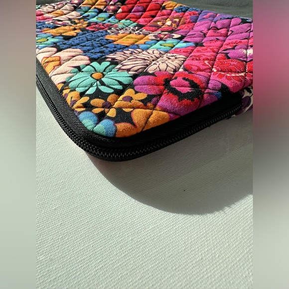 VERA BRADLEY Bright Blooms Black and Multicolored Floral Tablet Bag Case Cover - Picture 4 of 8